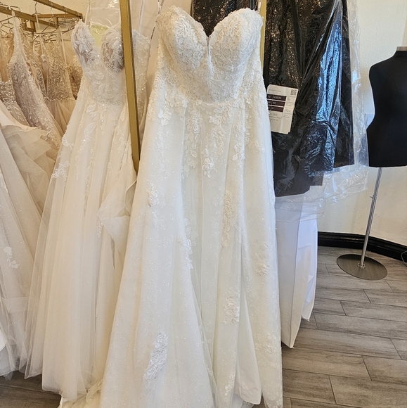 Maggie Sottero Chelsea Size 12 - Picture 6 of 8